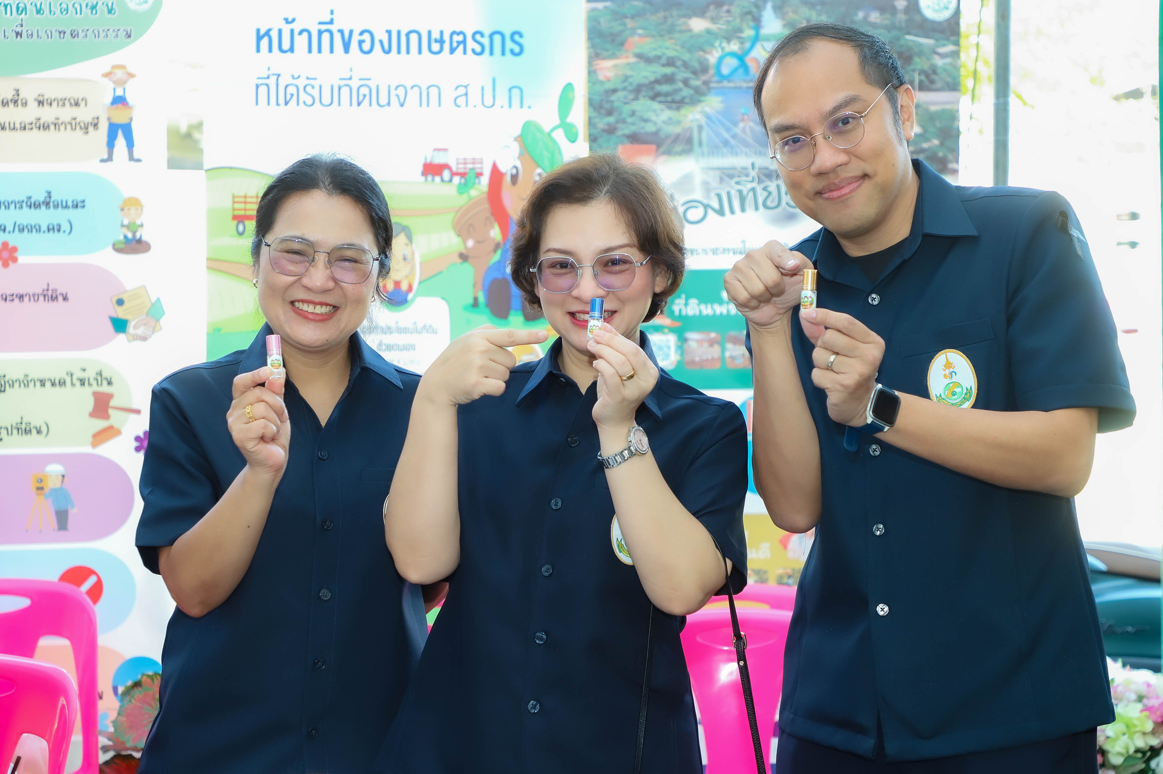 title - รองนายกฯ และรัฐมนตรีว่าการกระทรวงเกษตรฯ เปิดโครงการคลินิกเกษตรเคลื่อนที่ในพระราชานุเคราะห์ฯ ณ จังหวัดนครปฐม